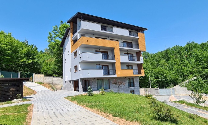 Novi Grad Sarajevo Apartment | Ground floor with 3 bedrooms and shared pool
