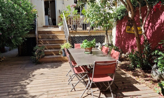 Le Camas Apartment | Ground floor with garden in the heart of Marseille