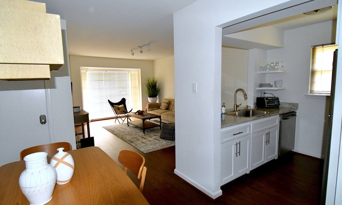 Highland Park Apartment | Ground flr Two(1BR/BA) apts, sleep 6, parking