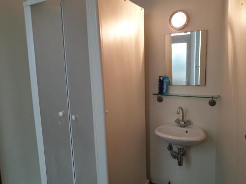 Quartier Midi-Lemonnier - Zuid-Lemonnierwijk Apartment | Group 2 bedroom apartment for 5