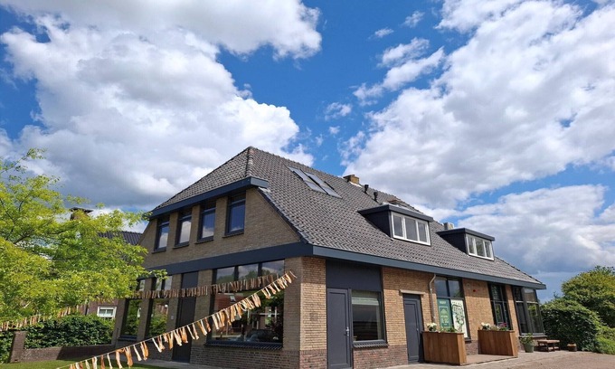 Scherpenzeel House | Group accommodation for 40 guests