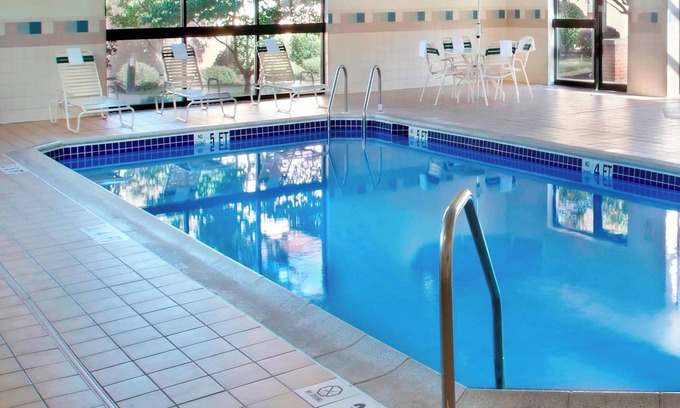 Newark Hotel | Group Getaway! 4 Contemporary Units, Pet-friendly, Indoor Pool, Free Parking!