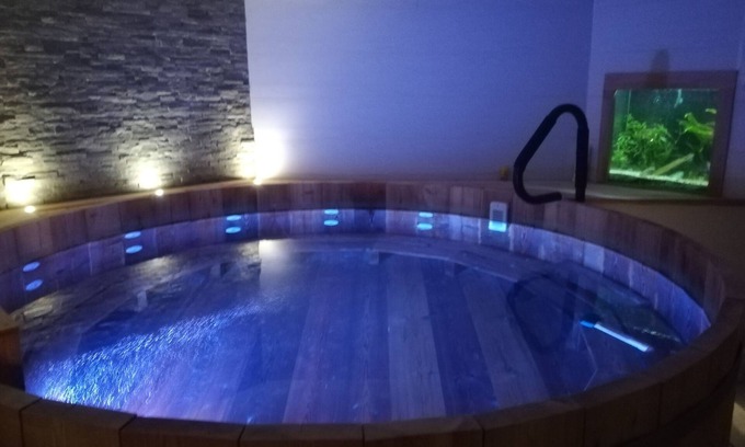 Ferques House | Group gîte on the Opal Coast, 10 min from Wissant, with XXL Nordic bath.