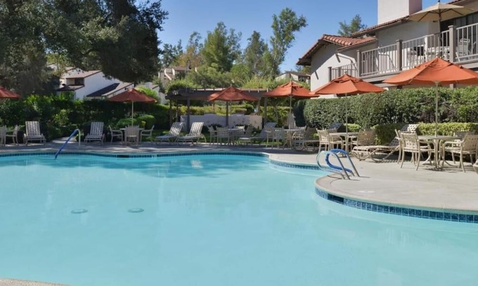 San Diego Country Estates Hotel | Group Vacation! Close to Milagro Farm Vineyards and Winery, Fishing