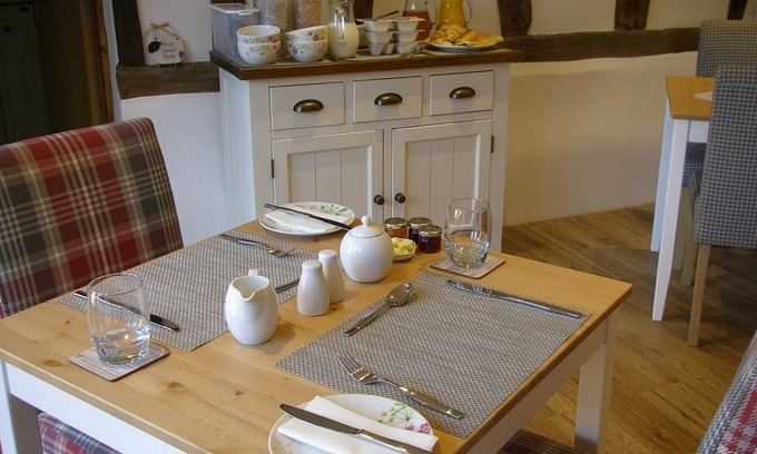 Harleston Bed & Breakfast | Grove Barn Bed and Breakfast