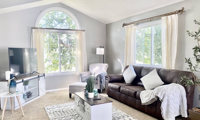 Crystal Springs House | GRWorkcation : Work + Play + Stay