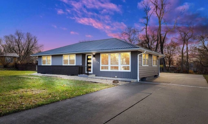 Iowa City House | G’s Home Away From Home