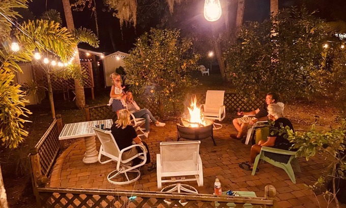 Englewood Cottage | Guava Cottage in quiet Olde Englewood