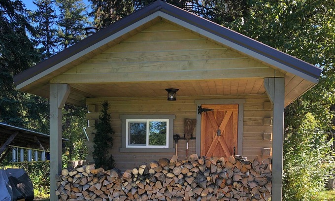 Regional District of Fraser-Fort George Cabin | Guest cabin on quiet lake