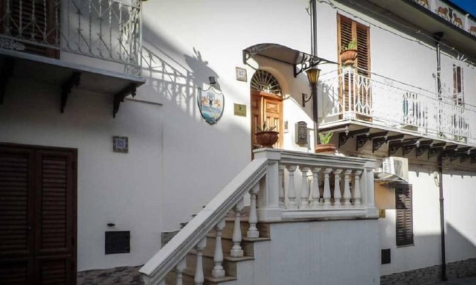 Santo Stefano di Camastra House | Guest House a Portapalermo
