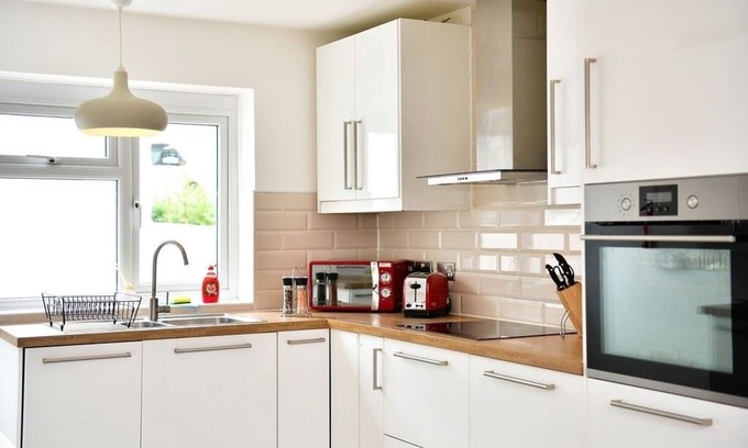 Baglan House | Guest Homes | Oxford St House