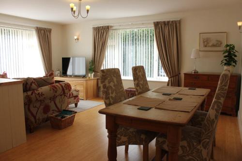 Cheltenham Apartment | Guest house close to station