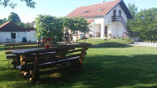 Ostarski Stanovi House | Guest House Family Dukić