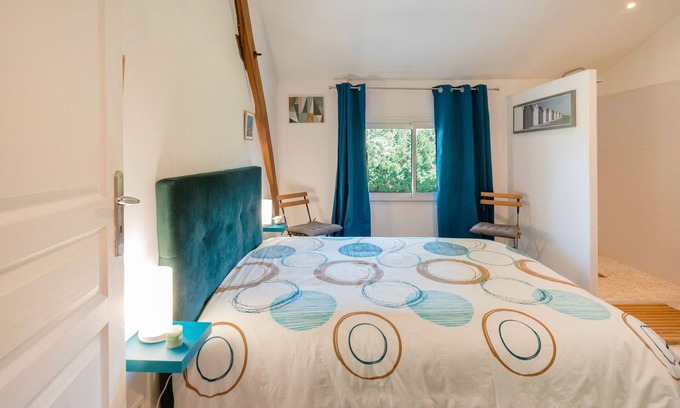 Mauleon-d'Armagnac Bed & Breakfast | Guest House 'Chene' with Shared Terrace, Wi-Fi and Air Conditioning