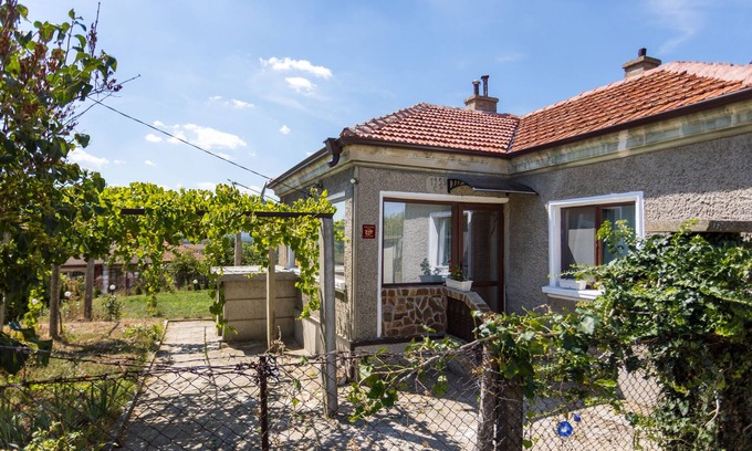 Dolni Chiflik House | Guest House Ilios