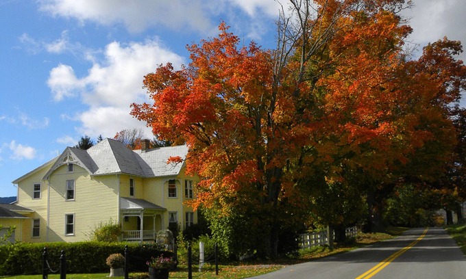 Tazewell House | Guest House in Burkes Garden VA on the Appalachian Trail and Va Bike Trail