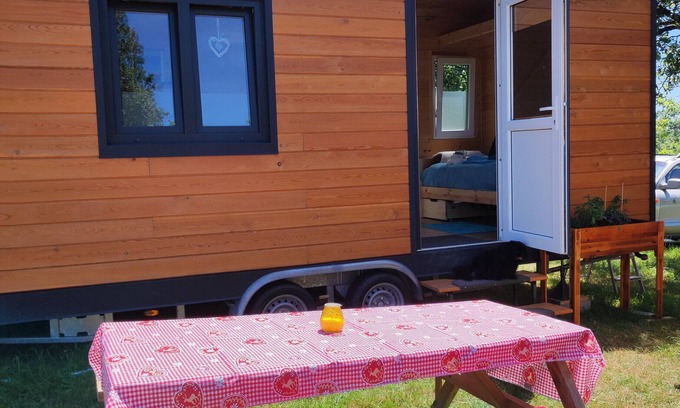 Mayrhof Apartment | Guest House "Mobile Tinyhouse By Wolfsberger" with Mountain View, Shared Garden & Wi-Fi
