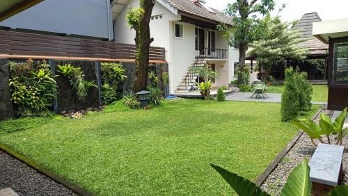 Surakarta House | Guest House Syariah New Teras Solo