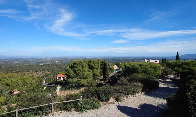 Llauro House | Guest house with swimming pool and panoramic view