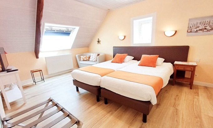 Mahalon Bed & Breakfast | Guest Room 2 at Kerantum with Shared Terrace, Shared Garden and Wi-Fi