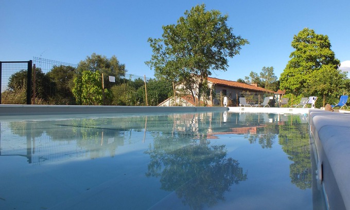 Montverdun House | Guest room "Céladon" 3 keys: duplex for 4 people with large swimming pool