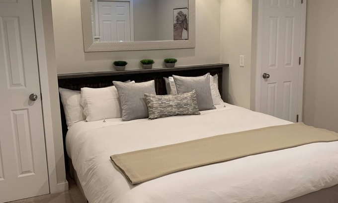 Silverado House | Guest Suite For Spruce Meadows and Calgary Vacationers!