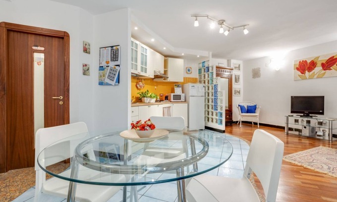 Quartieri Spagnoli Apartment | GuestHost - Casa Querida Central and Elegant Flat