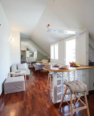 Milan Apartment | GuestHost - Studio con Balcone per 2 persone