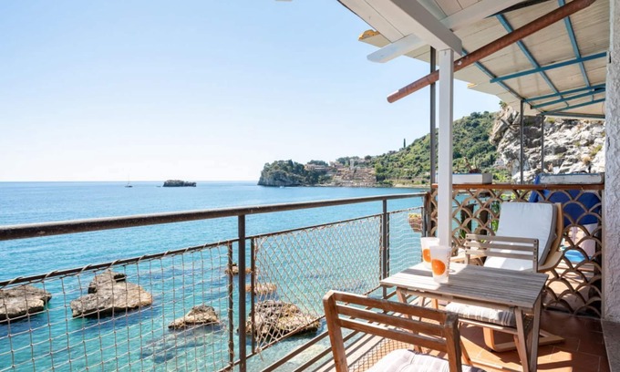 Spisone Apartment | GuestHost - Villa Vittoria - House on the Cliff