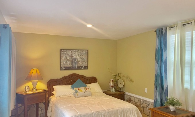 Harbor Apartment | Guesthouse near LAX & Long Beach Airport