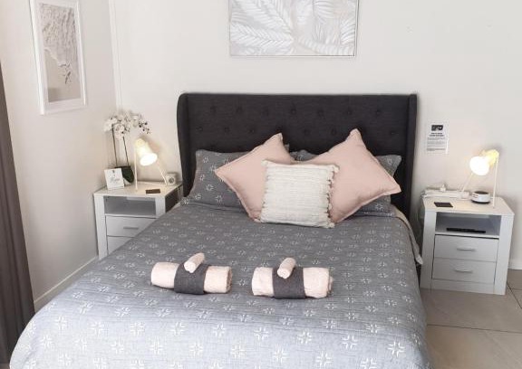 Caloundra House | GUESTHOUSE on REGENT BnB- Comfortable & Afforable Accommodation