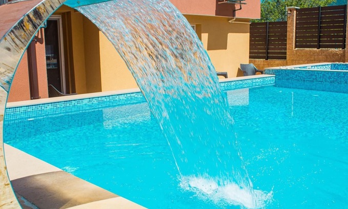 Sapareva Banya Villa | Guesthouse “The Rock” with outdoor mineral swimming pool & jacuzzi
