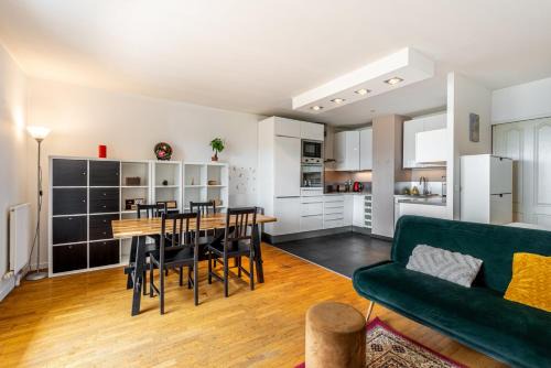 Faubourg de l'Arche Apartment | GuestReady - A Spacious apt near Eiffel Tower
