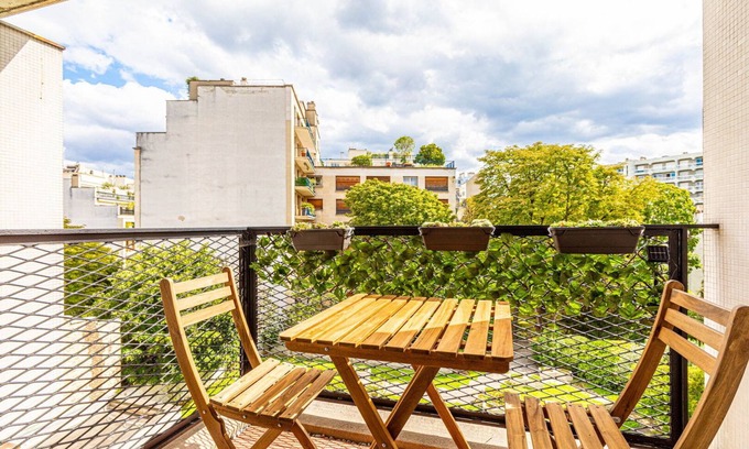 Porte-Dauphine Apartment | GuestReady - Homely nest with balcony