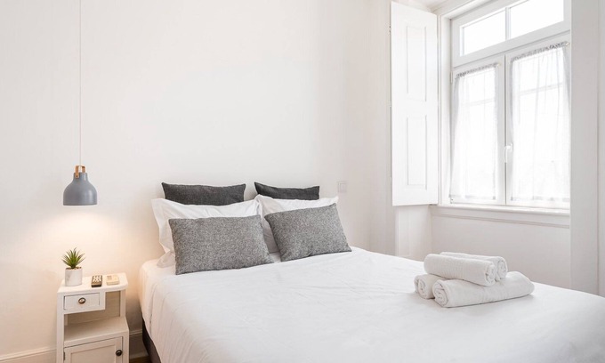 Coimbra Apartment | GuestReady - ZaZa GuestHouse - Room 1