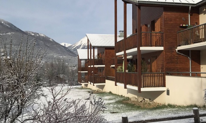 Guillestre Apartment | Guillestre T2 with terrace, close to shuttles to Queyras resorts