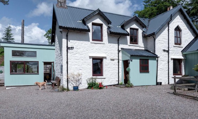 Spittal of Glenshee Cabin | Gulabin Lodge