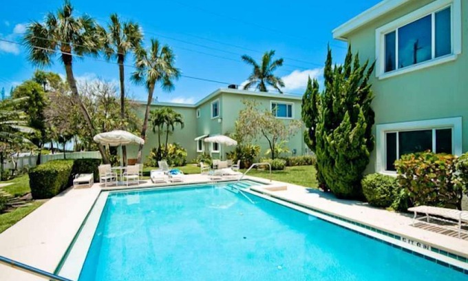 Ilexhurst Apartment | Gulf Beach Apartment - with Pool & Beach Access