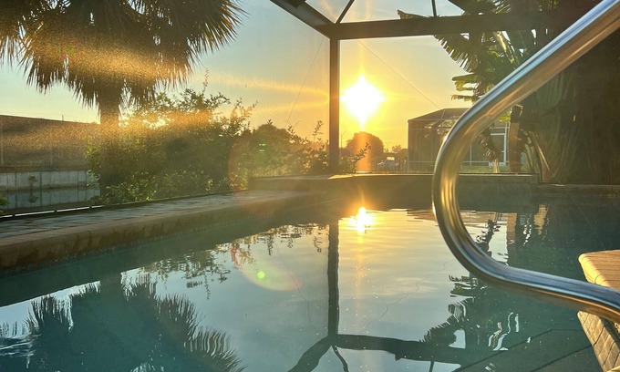 Caloosahatchee House | Gulf Coast Paradise – 4BR Waterfront Gulf Access with Heated Pool in Cape Coral