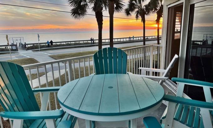 Miramar Beach Condo | Gulf Front view! Newly renovated, Gorgeous fixtures, Free beach service, Destin