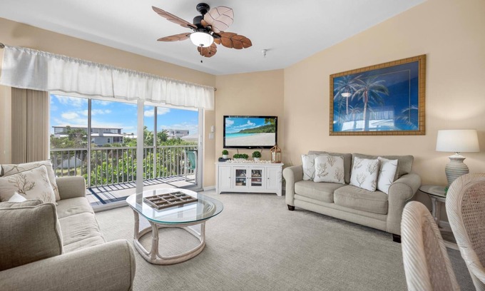 Englewood Apartment | Gulf Sands – 3BR Steps to Pool & Private Beach