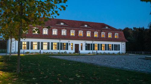Schorfheide Hotel | Gut Sarnow - Hotel und Restaurant