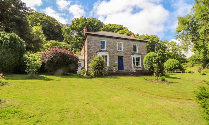 Gweek Cottage | GWEEK HOUSE, pet friendly, country holiday cottage in Gweek