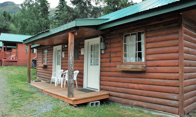 Cooper Landing Cabin | Gwin's Lodge Willow Cabin #4