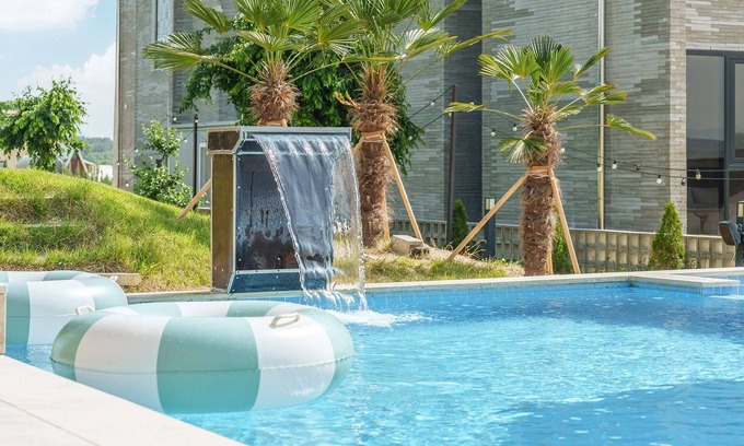 Gyeongju House | Gyeongju Rose Breeze Pool Villa Pension