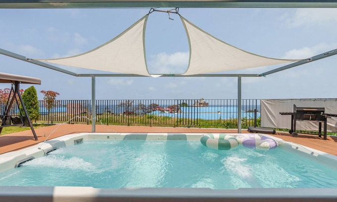 Gyeongju House | Gyeongju The Moon Aurora Pool Villa