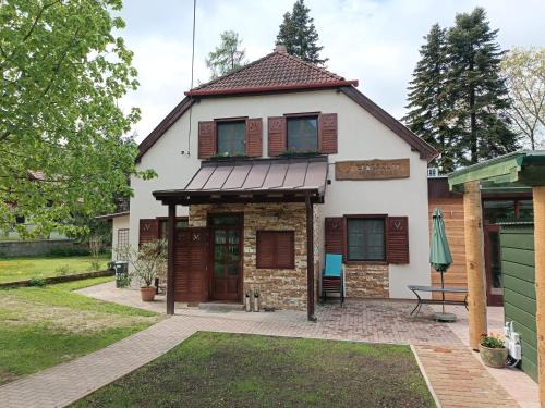 Kisgyon House | Hétházpuszta Erdészlak