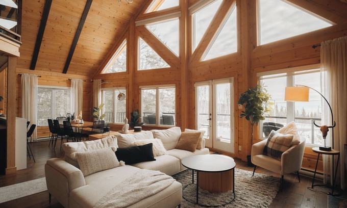 Saint-Joseph-de-la-Rive Ski Chalet | Hôtel à la maison - Chalet du bois, Spa et Vue