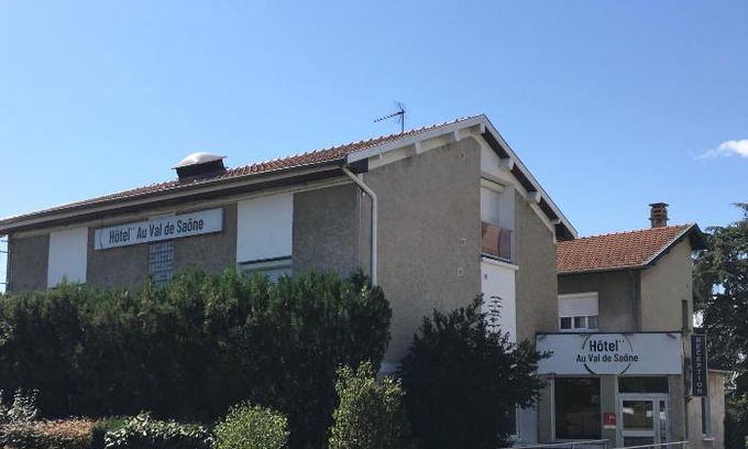 Sathonay-Camp Hotel | Hôtel Au Val De Saône Free Parking