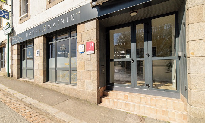 Saint-Pol-de-Leon Hotel | Hôtel de la Mairie